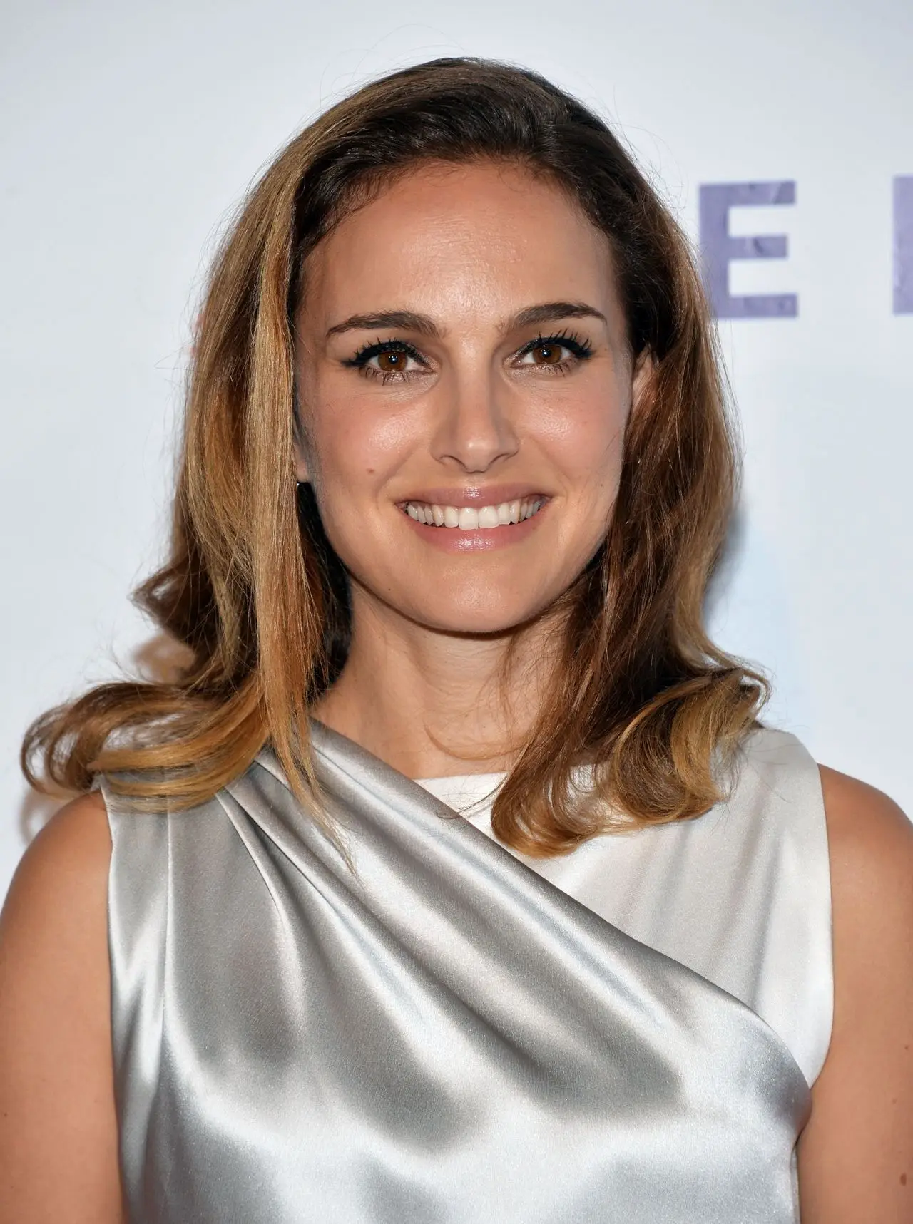 NATALIE PORTMAN STILLS AT 2014 CHILDREN’S HOSPITAL LOS ANGELES GALA